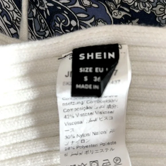 Knit Cropped Halter Top - Picture 6 of 10